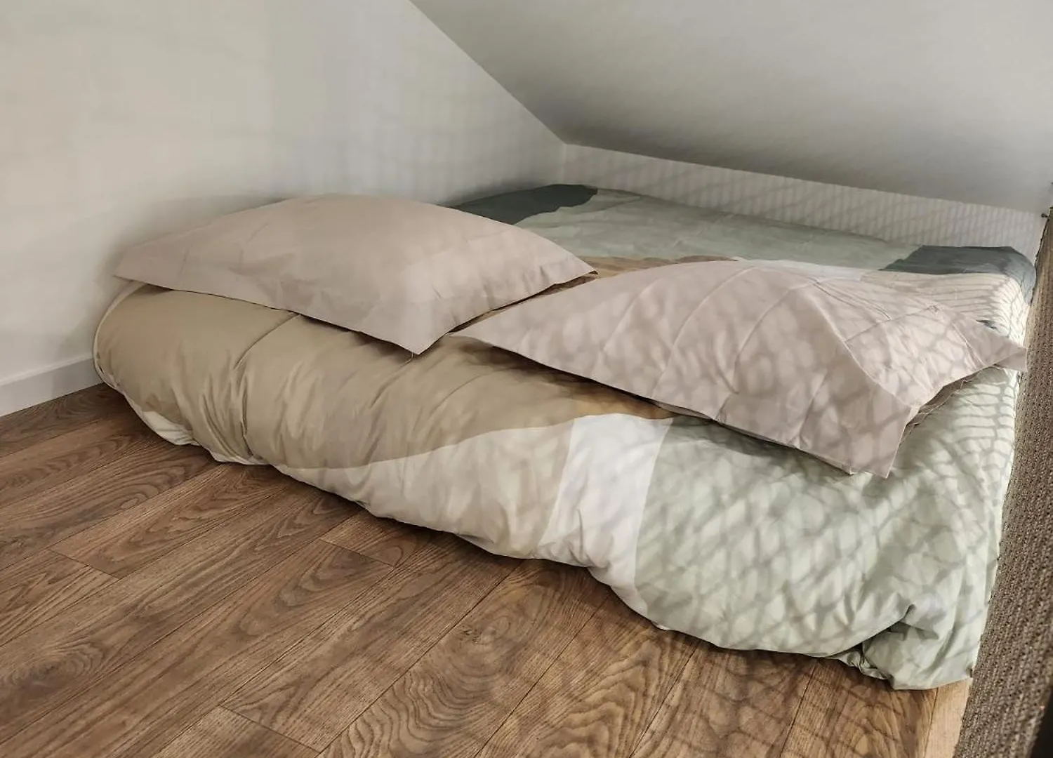 The Bedroom - Proche Aeroport Lyon, Groupama Stadium, Ldlc Arena, Eurexpo, Viarhona Jonage